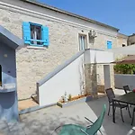 Casa de Férias Punta Bjanca Stone House Veli Rat