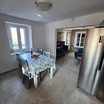 度假居 Punta Bjanca Stone House 韦利拉特