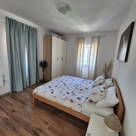 Feriehus Punta Bjanca Stone House Veli Rat