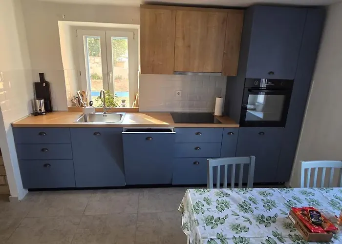 Punta Bjanca Stone House * 韦利拉特