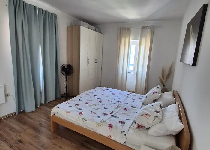 度假居 Punta Bjanca Stone House 韦利拉特