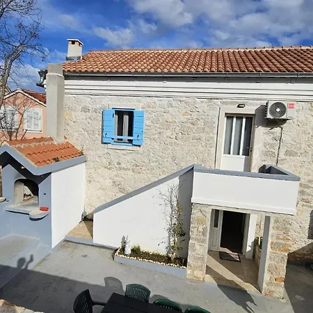 Punta Bjanca Stone House Veli Rat