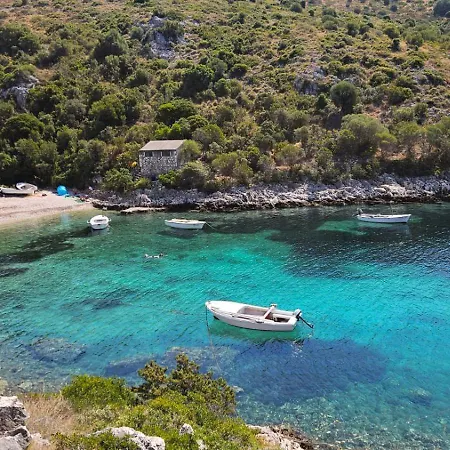 Punta Bjanca Stone House * Вели-Рат