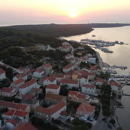 Punta Bjanca Stone House Вели-Рат